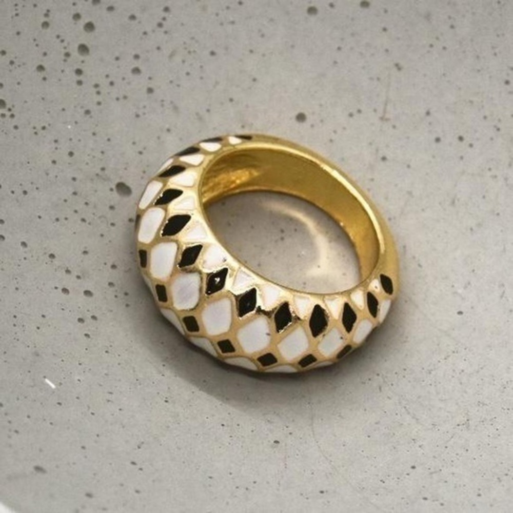 Elegant Gold and White Ring